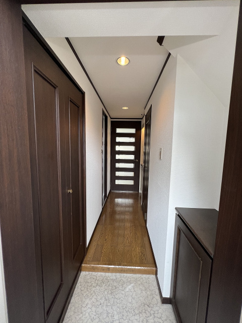 玄関　写真は別号室