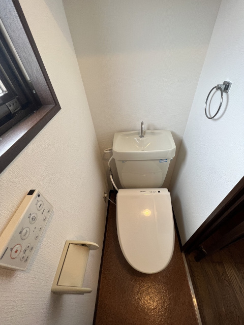 トイレ　写真は別号室