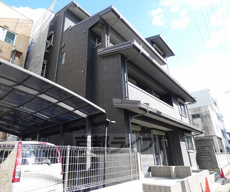 京都市下京区大宮３丁目のマンションの建物外観