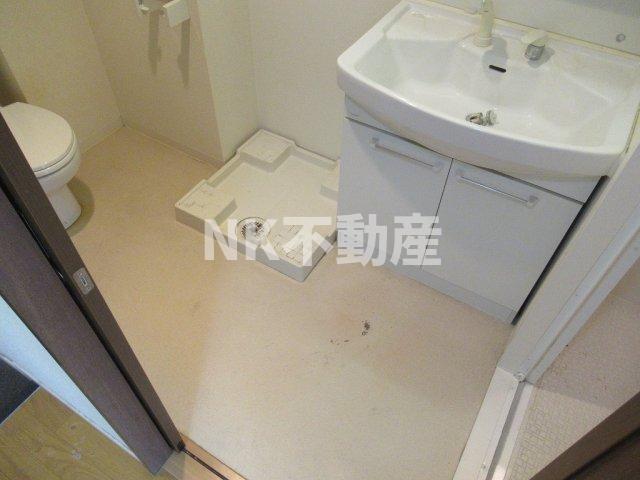 洗面設備　スペースが確保できる洗面所です