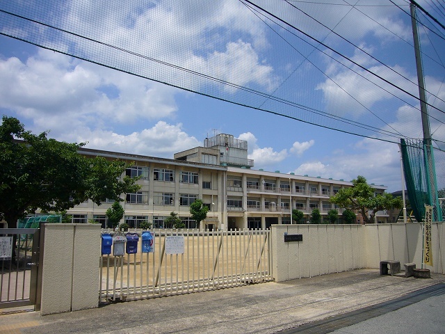 【シャーメゾン　ユーモリスの小学校】