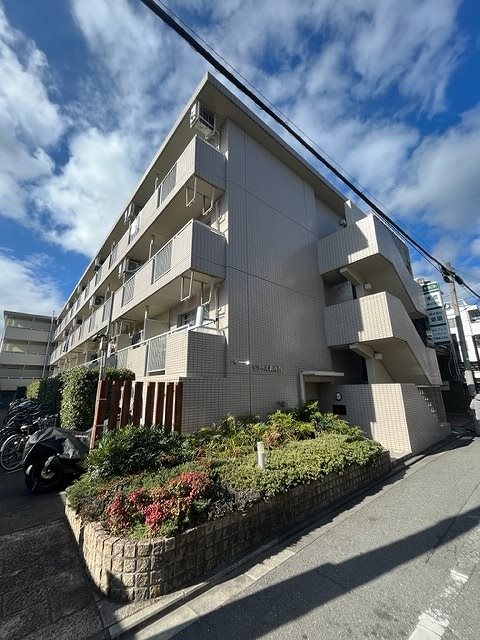 【京都市上京区福長町のマンションの建物外観】