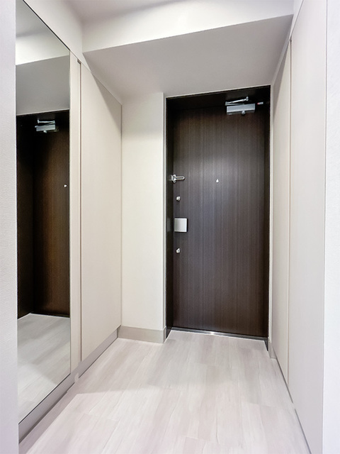 玄関　※写真は同タイプ住戸です。