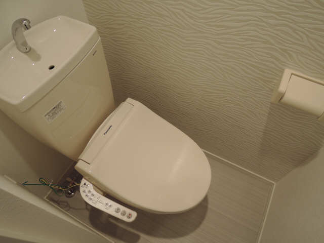 トイレ　同一タイプ物件の写真です。
