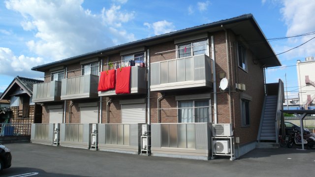 建物外観　小山駅徒歩14分　南向きで日当たり良好