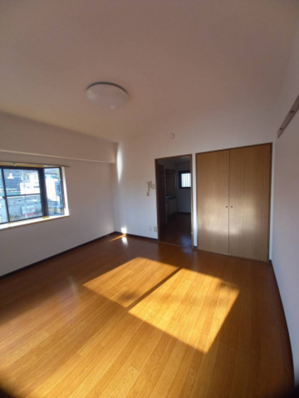 居室・リビング　※別部屋の写真です