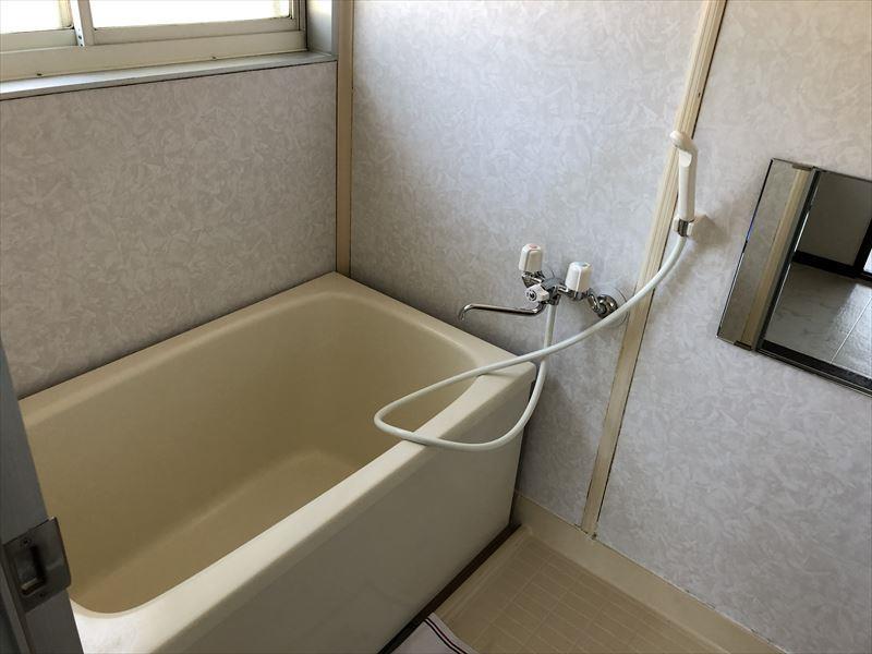 バス・シャワールーム　浴室は2階にあります！