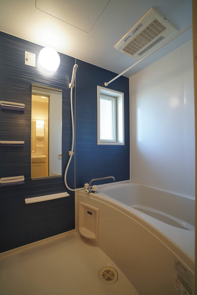 バス・シャワールーム　同じ建物の別の部屋
