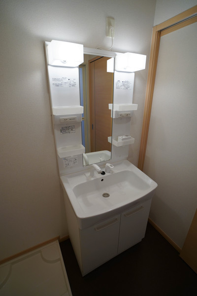 洗面設備　同じ建物の別の部屋