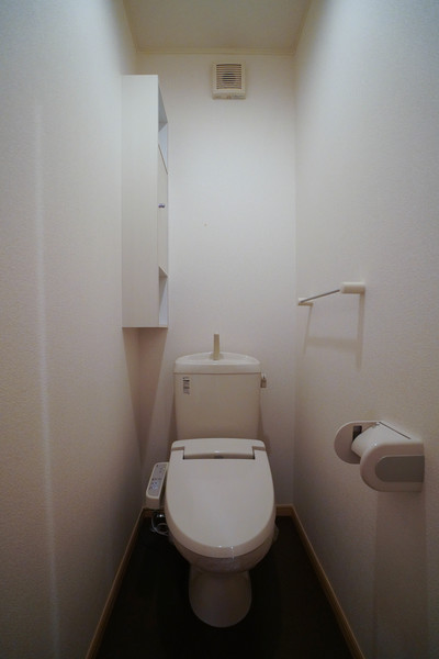 バス・シャワールーム　同じ建物の別の部屋