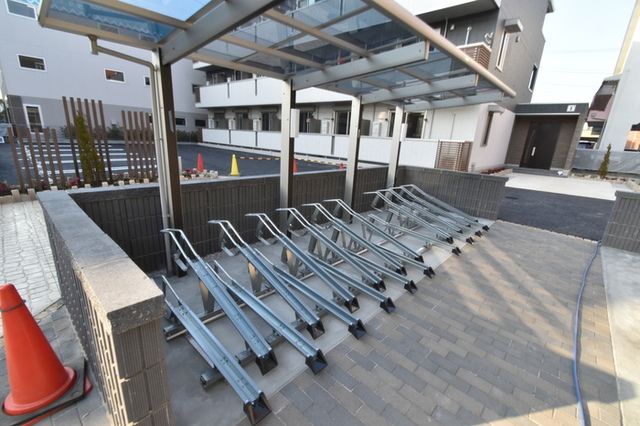 その他共有部分　屋根付き駐輪場