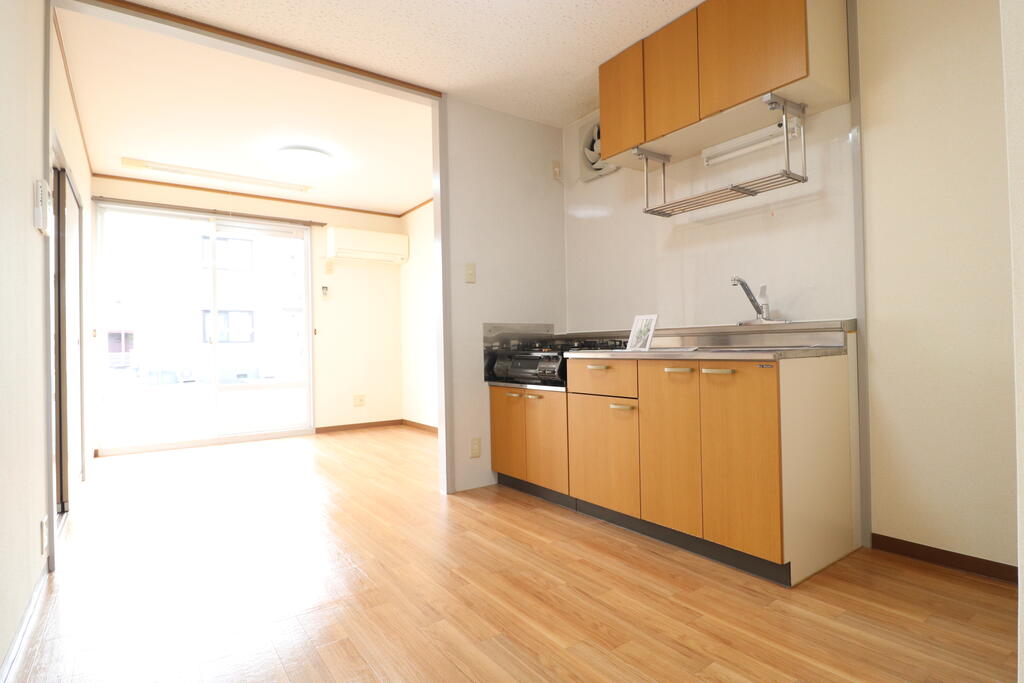 居室・リビング　明るいダイニングで楽しいひとときを