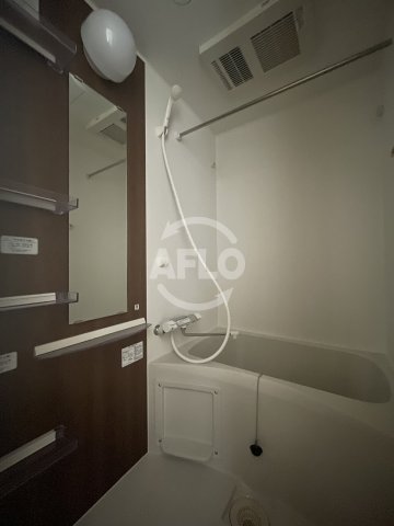 バス・シャワールーム　セレニテ福島プリエ　浴室