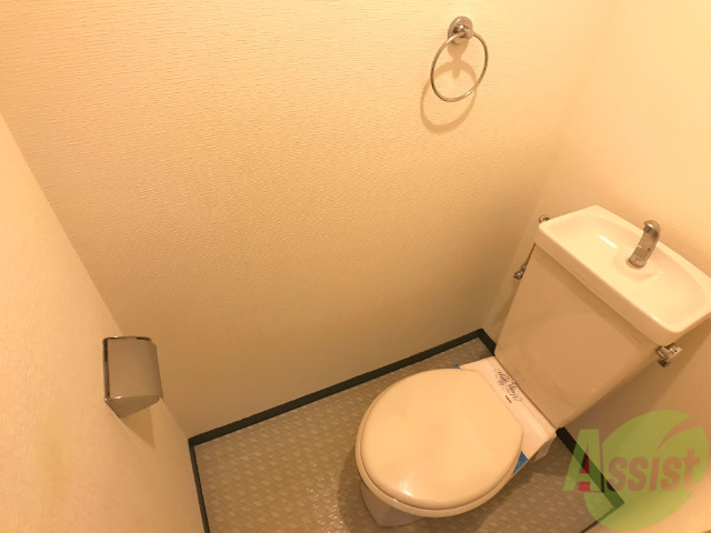 トイレ　こちらはトイレです。清潔感があり、安心して使用できます。