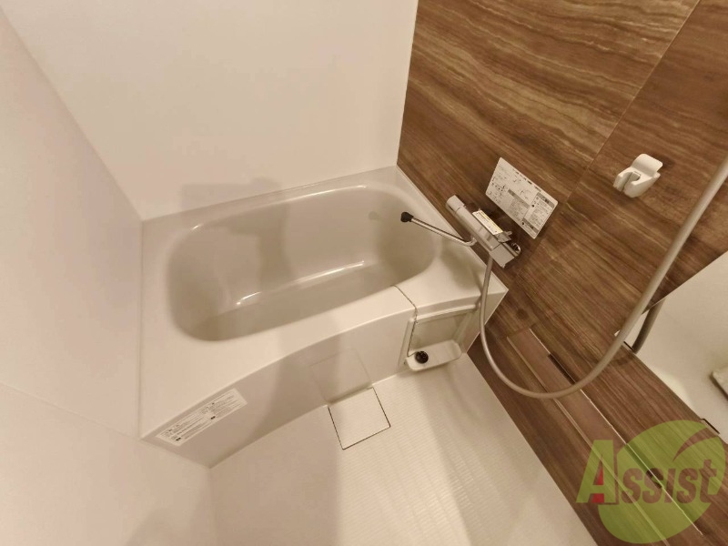 バス・シャワールーム　お風呂になります。一日の疲れを癒してくださいね。