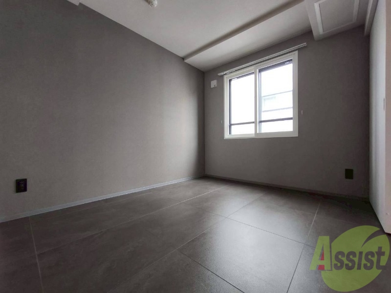 その他部屋・スペース　こちらのお部屋は光が差し込む、温かみのあるお部屋です。