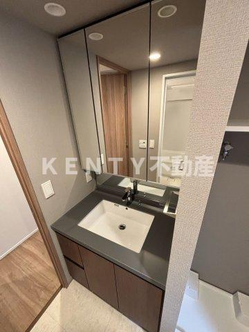 洗面設備　コンパクトで使いやすい洗面所