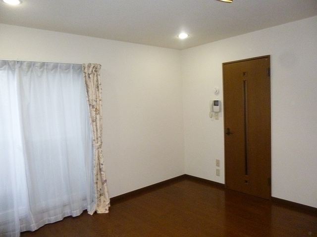 居室・リビング　※２０４号室より参考