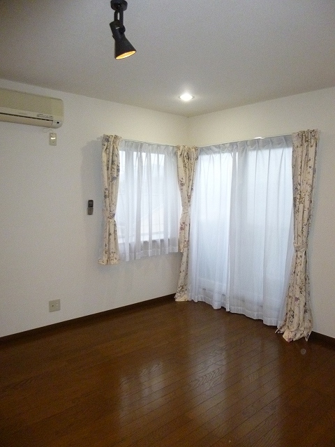 居室・リビング　※２０４号室より参考