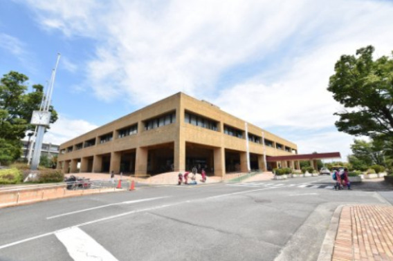 役所　高石市役所（役所）まで971m