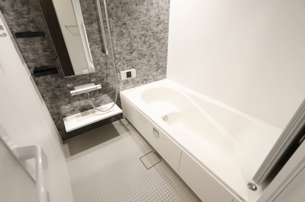 バス・シャワールーム　一日の疲れを癒してください