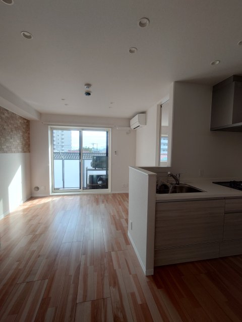 居室・リビング　同物件別号室の写真です。