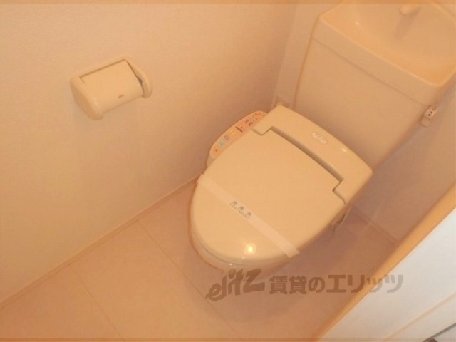 トイレ　ウォシュレット付きのトイレ