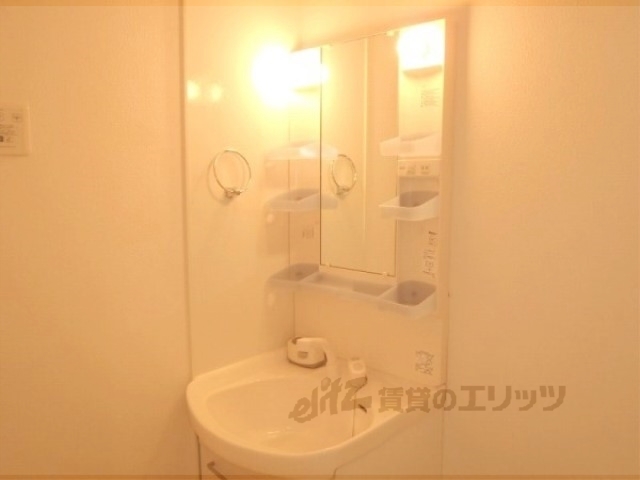 洗面設備　うれしい独立洗面台あり