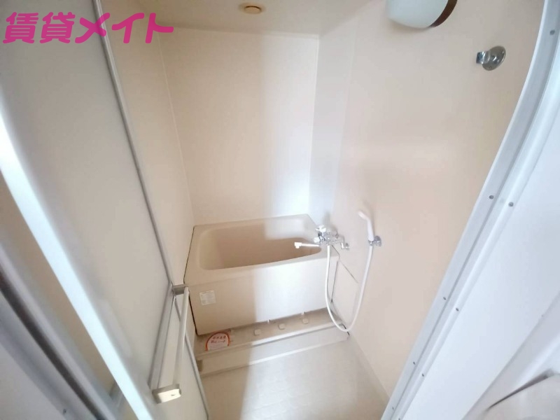 バス・シャワールーム　バストイレ別