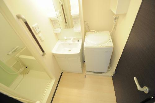 洗面設備　実際のお部屋と異なる場合がございます。