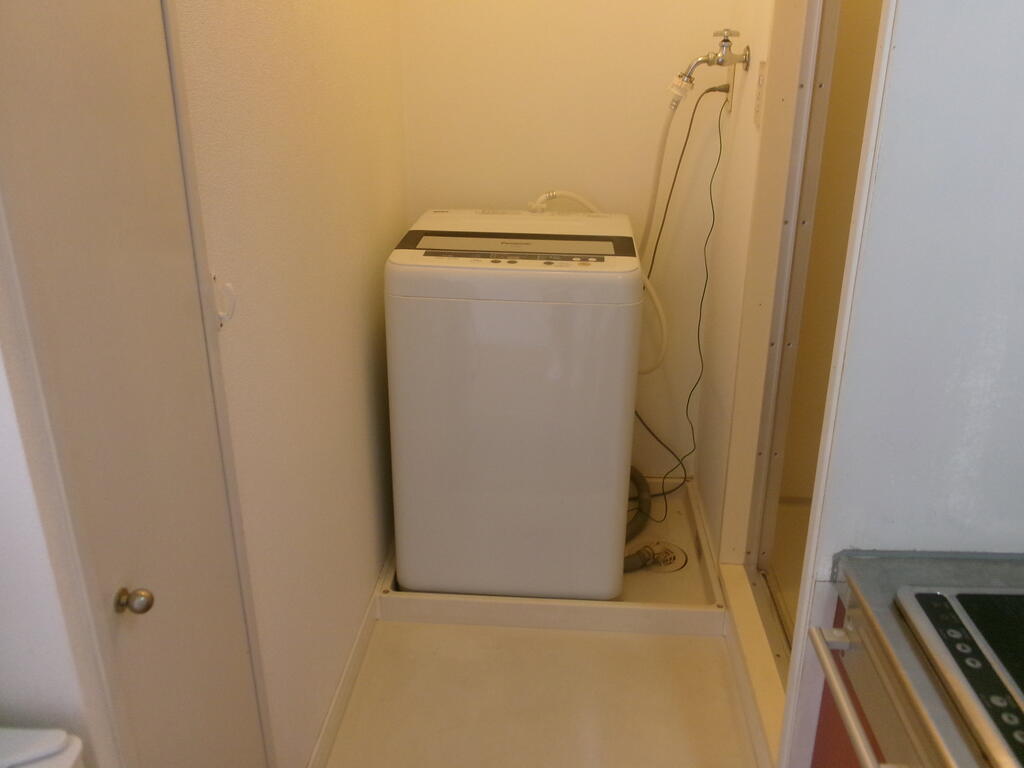 その他　洗濯機付いてます。