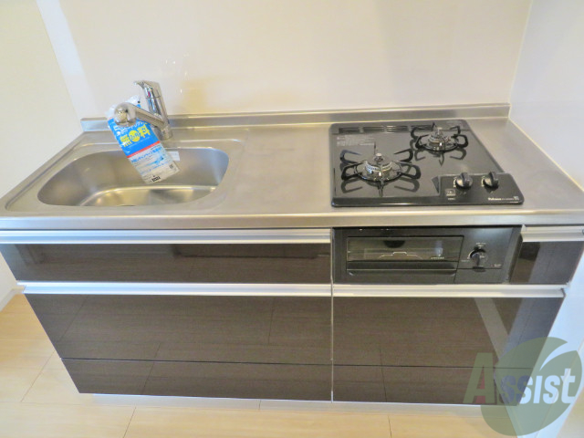 キッチン　グリル付き２口コンロのある、キレイなキッチンですね