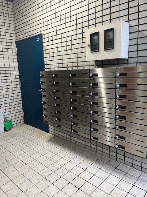 エントランス　メールボックス