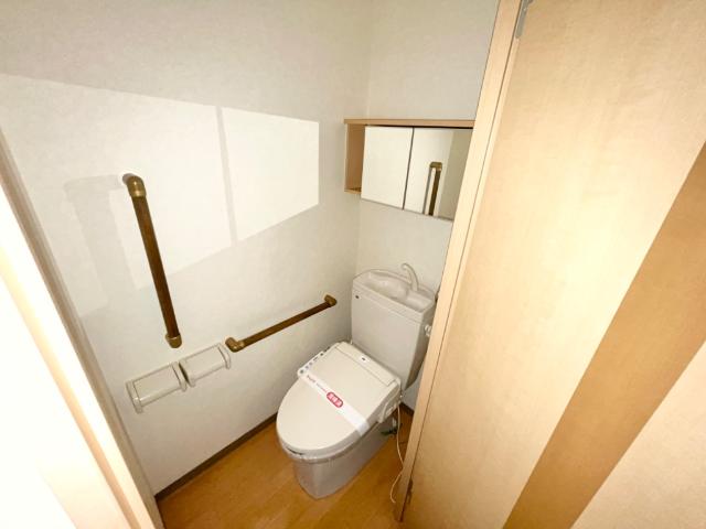 トイレ　シャワー付トイレ