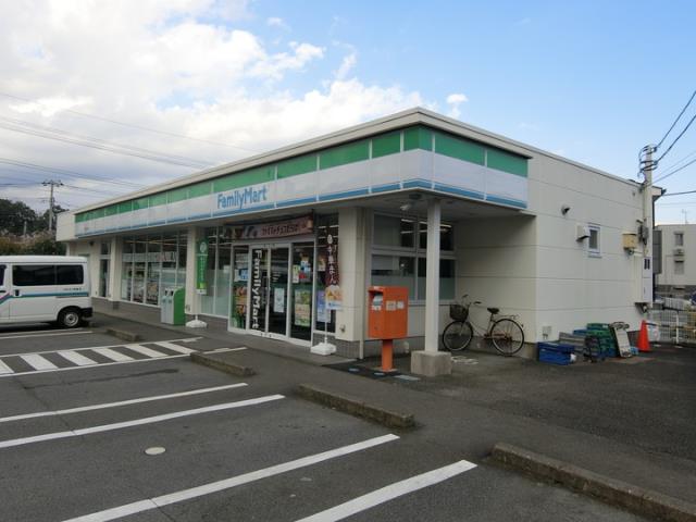 コンビニ　ファミリーマート三島加茂川店（コンビニ）まで590m