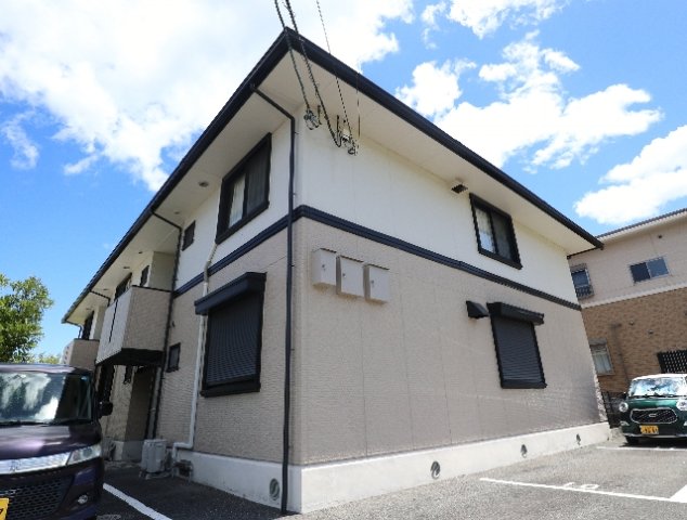建物外観　★敷金礼金なし★閑静な区画整理地に馴染む落着いた雰囲気の外観