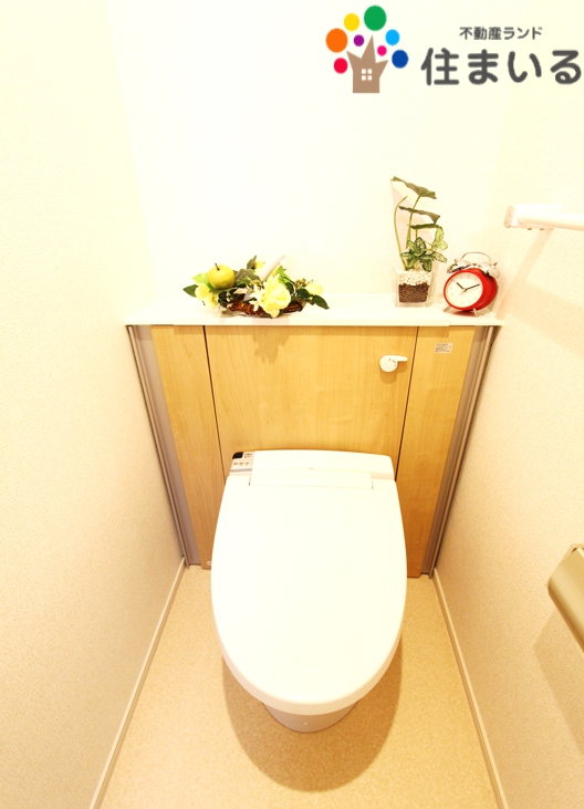 トイレ　※写真は同型タイプになります