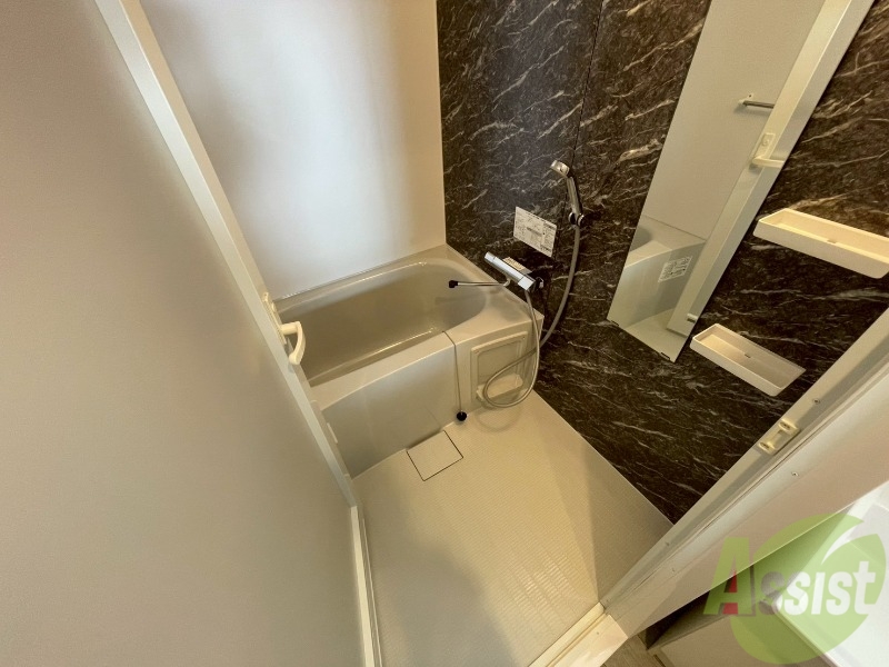 バス・シャワールーム　お風呂になります。一日の疲れを癒してくださいね。