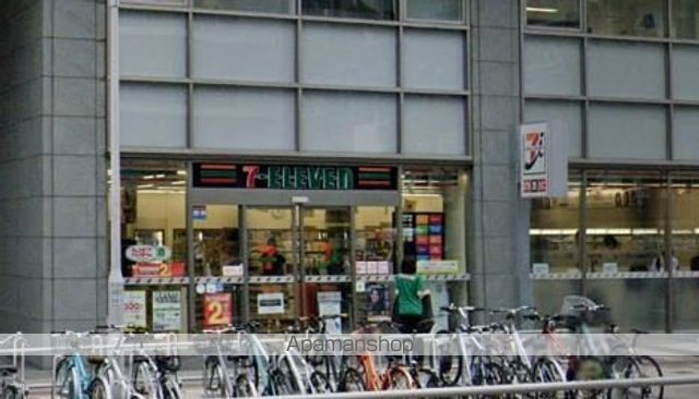 コンビニ　セブンイレブン（コンビニ）まで321m