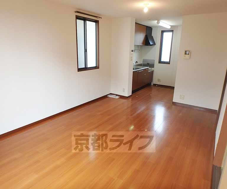 居室・リビング　南向きのフローリングです