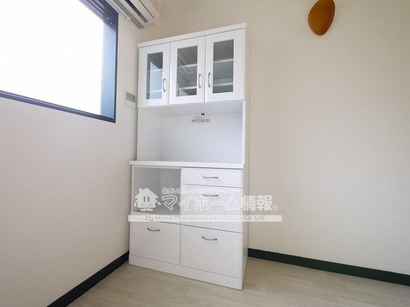 その他設備　食器棚