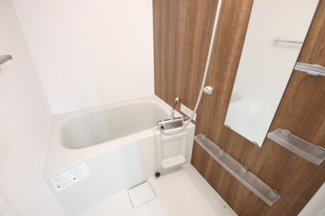 バス・シャワールーム　※別室の参考写真の為、現況優先です。