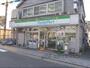 コンビニ　ファミリーマート桃山御香宮前店（コンビニ）まで750m