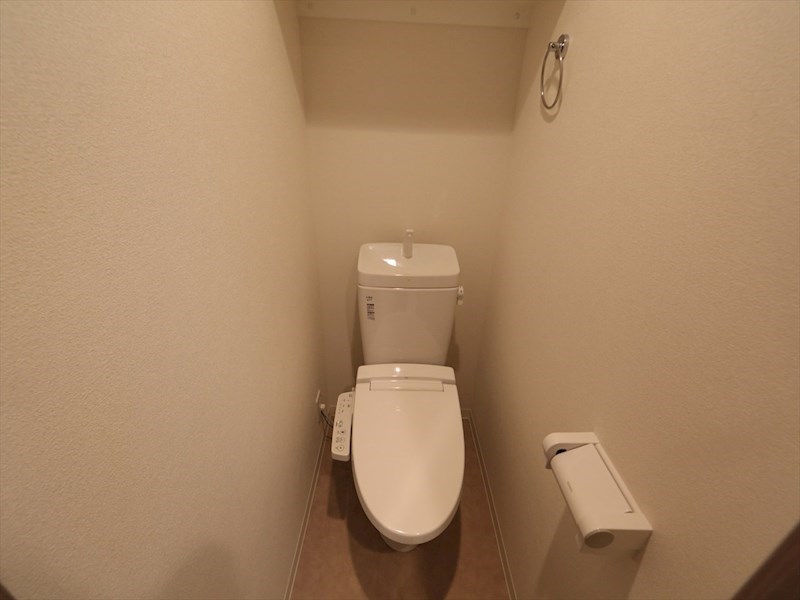 トイレ　温水洗浄暖房便座付トイレ