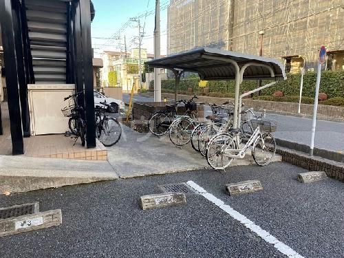 レオパレスハロー越谷の外観写真