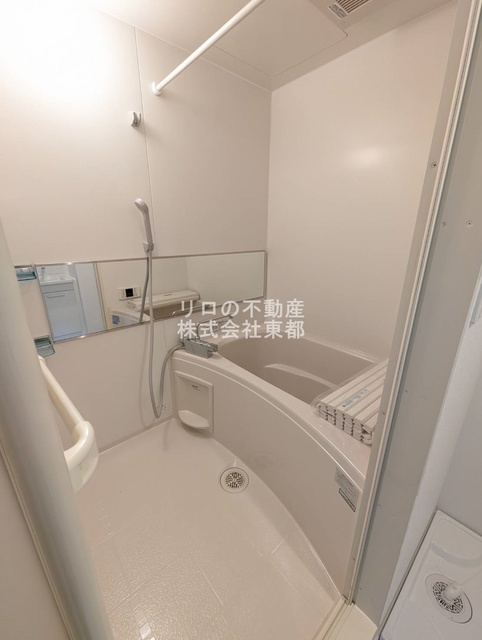 バス・シャワールーム　バストイレ別！湯船につかることで日頃の疲れを癒せます♪