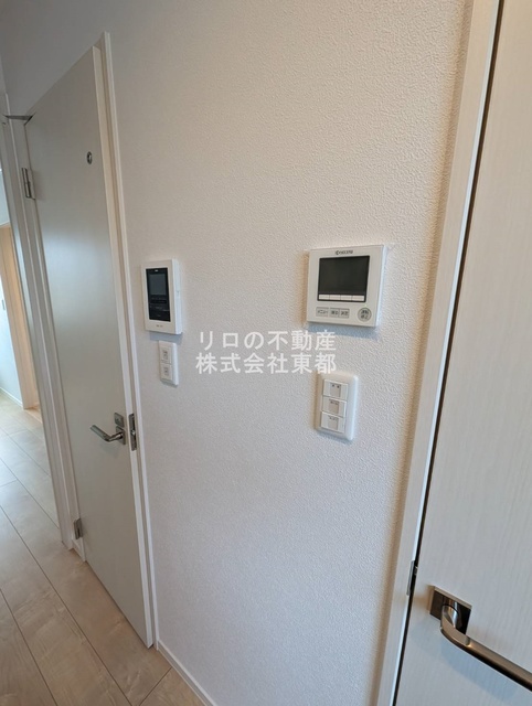 セキュリティ　来訪者の姿を確認できるＴＶモニター付インターホン設置済です！