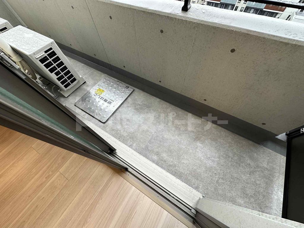 バルコニー　バルコニー