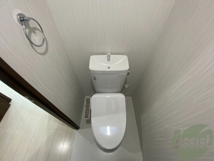 トイレ　ウォシュレット付きのトレイは、嬉しいポイントですね。