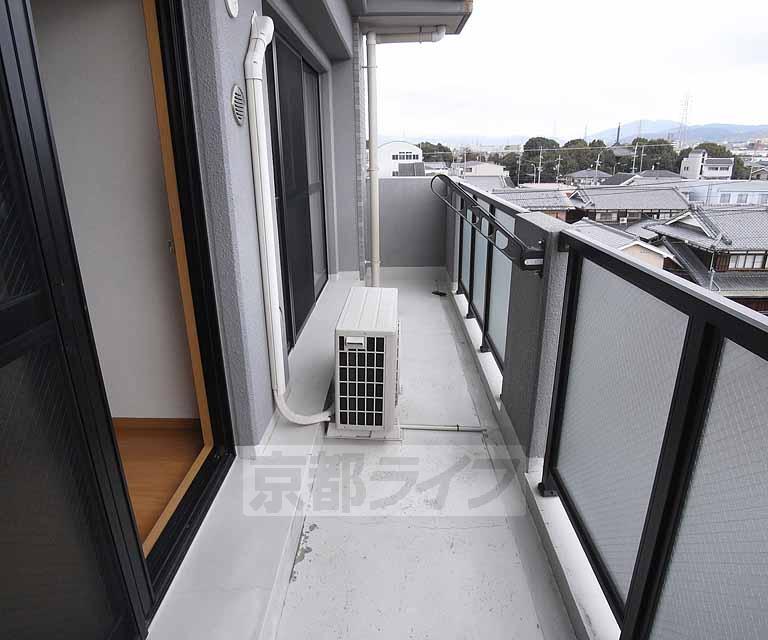 バルコニー　広めのベランダです。